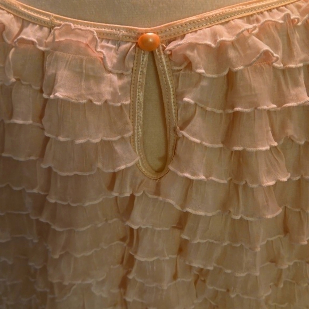 Cocomo Women’s XL Soft Tiered Ruffle Blouse - Pale Peach Stretch Fabric - Picture 5 of 10